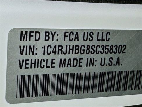 New 2025 Jeep Grand Cherokee Limited w/ Luxury Tech Group II image 17