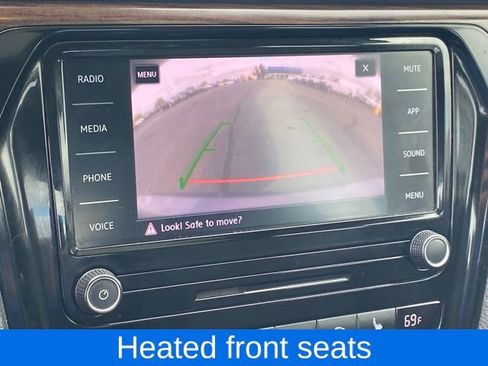 Used 2022 Volkswagen Passat 2.0T image 9