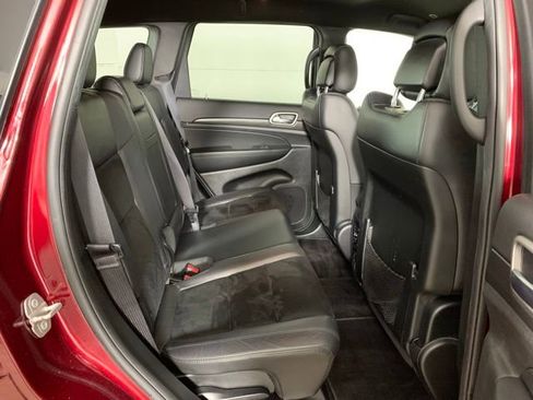 Used 2018 Jeep Grand Cherokee Altitude AWD/4WD image 26