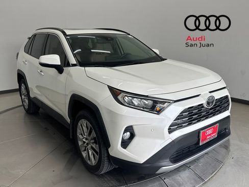 Used 2020 Toyota RAV4 Limited image 1