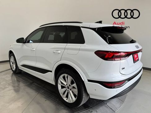 Used 2025 Audi Q6 e-tron Premium w/ Convenience Package RWD image 33
