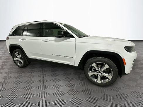 New 2026 Jeep Grand Cherokee Limited w/ Luxury Tech Group II AWD/4WD image 3