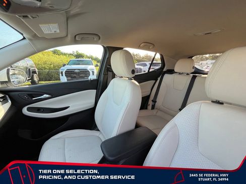 Used 2025 Buick Encore GX Preferred FWD image 14