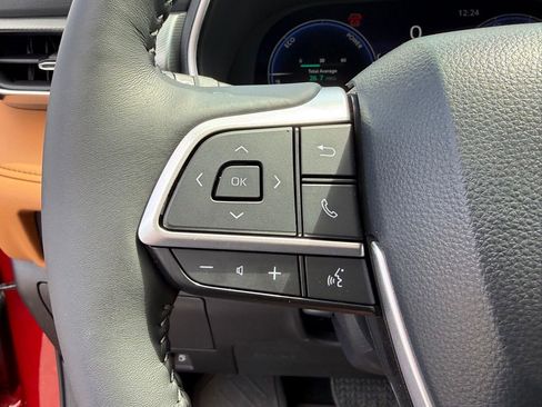 New 2026 Toyota Highlander Platinum image 32