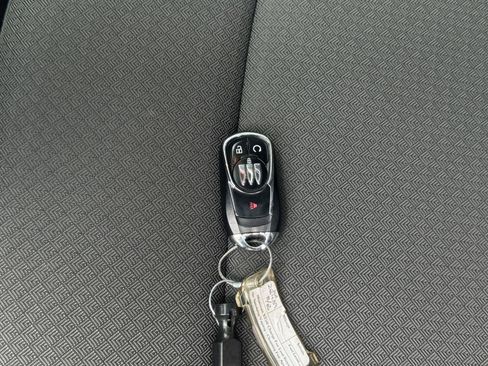 Used 2025 Buick Encore GX Preferred AWD/4WD image 21