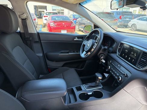 Used 2020 Kia Sportage LX AWD/4WD image 13