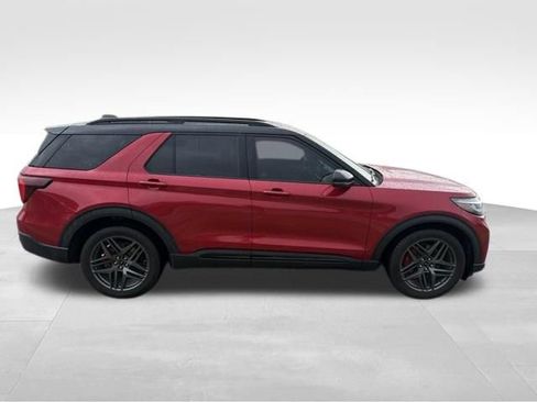 Used 2025 Ford Explorer ST AWD/4WD image 2