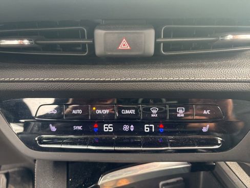 Used 2021 Buick Envision Essence w/ Sport Touring Package image 16