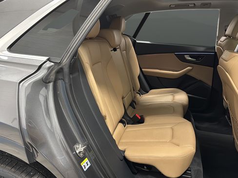 Used 2019 Audi Q8 Prestige w/ Towing Package AWD/4WD image 26