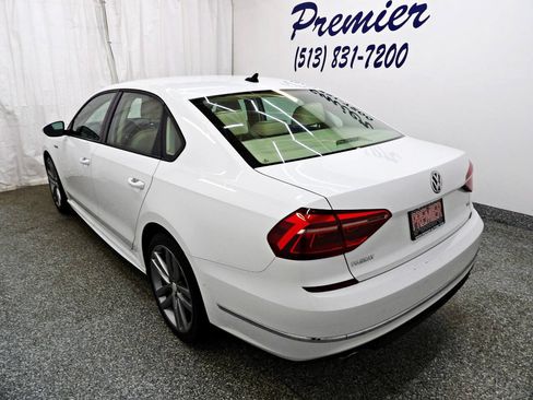 Used 2018 Volkswagen Passat 2.0T R-Line FWD image 4