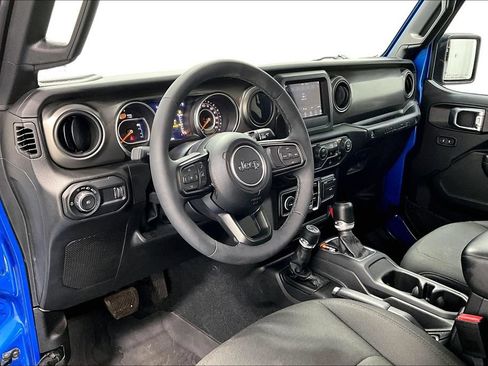Used 2023 Jeep Wrangler Unlimited Sport AWD/4WD image 16