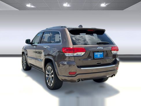 Used 2018 Jeep Grand Cherokee Overland RWD image 3