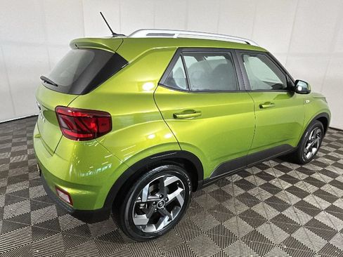Certified 2023 Hyundai Venue SEL FWD image 3