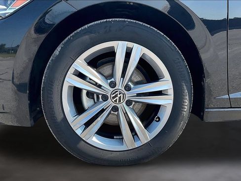 Used 2024 Volkswagen Jetta SE FWD image 32