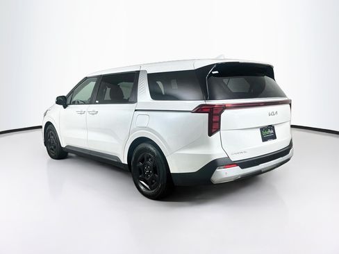 Used 2025 Kia Carnival FWD image 5