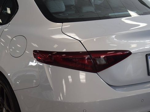 Used 2022 Alfa Romeo Giulia Ti RWD image 12