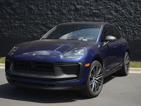 Certified 2026 Porsche Macan Turbo AWD/4WD image 42