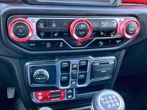 Used 2021 Jeep Wrangler Unlimited Rubicon AWD/4WD image 30
