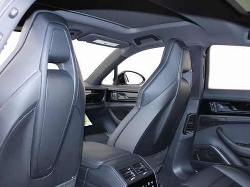 New 2025 Porsche Panamera 4 image 21