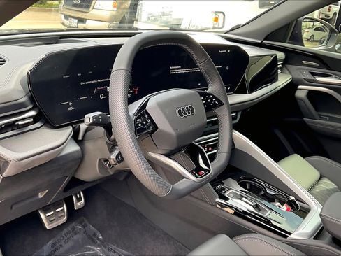 New 2025 Audi SQ5 Premium Plus image 8