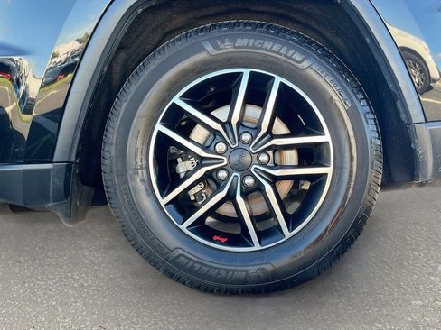 Used 2019 Jeep Grand Cherokee Trailhawk w/ Trailhawk Luxury Group AWD/4WD image 31