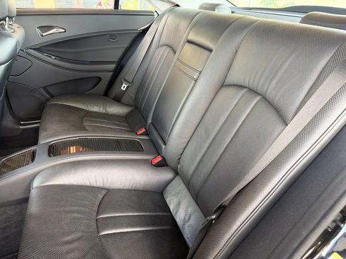 Used 2007 Mercedes-Benz CLS 550 image 10