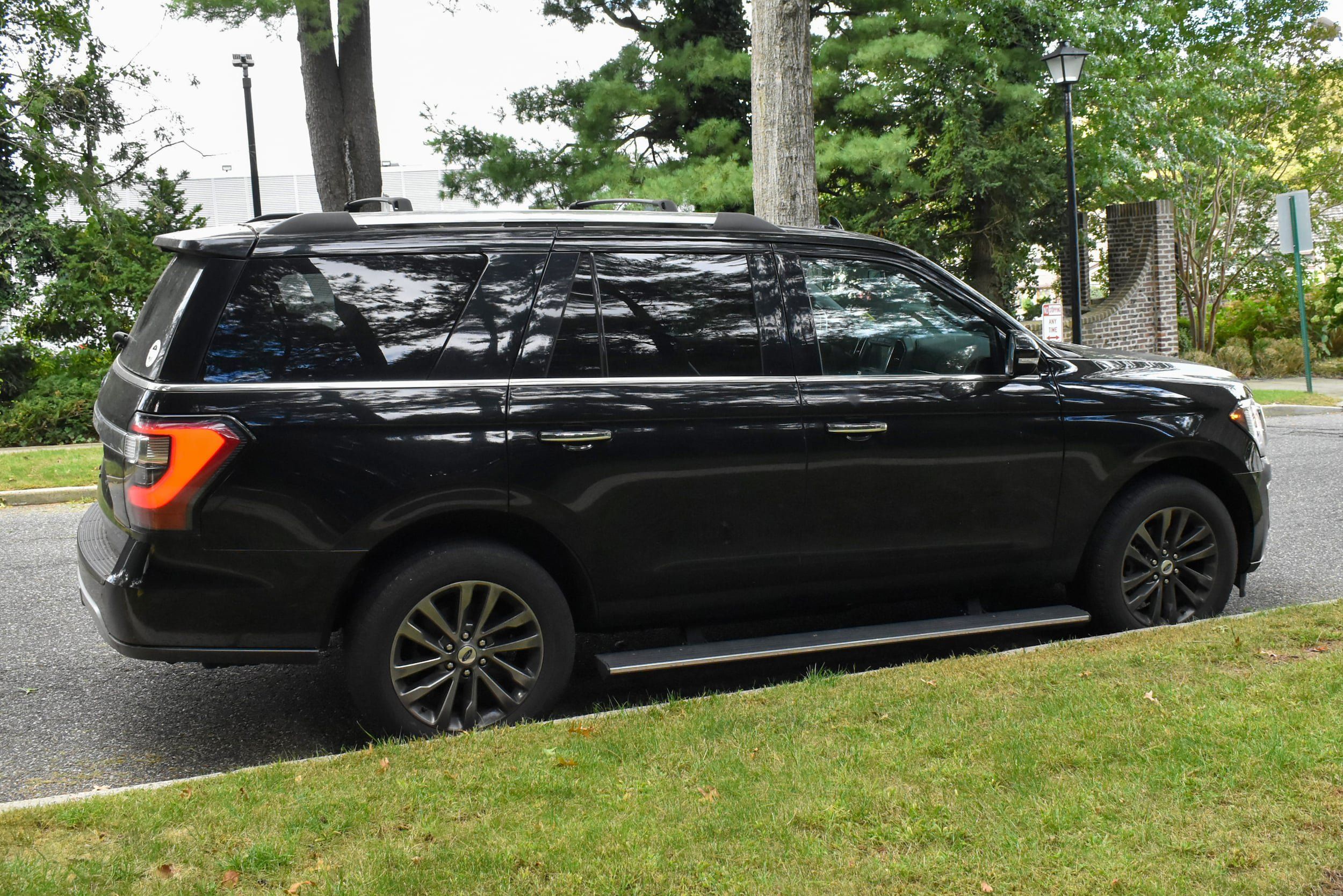 Used 2019 Ford Expedition Limited w/ Driver Assistance Package AWD/4WD image 7