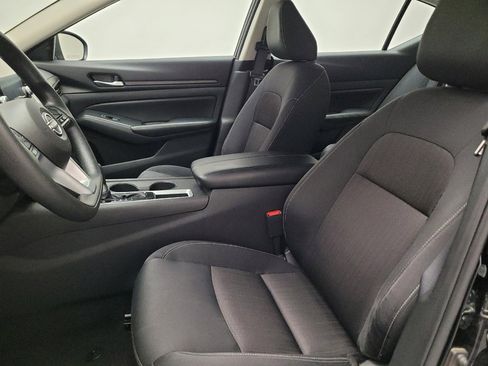 Used 2025 Nissan Altima 2.5 SV FWD image 17
