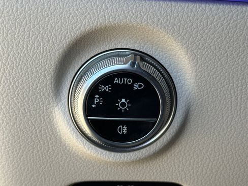 Used 2025 Mercedes-Benz C 300 Sedan image 27