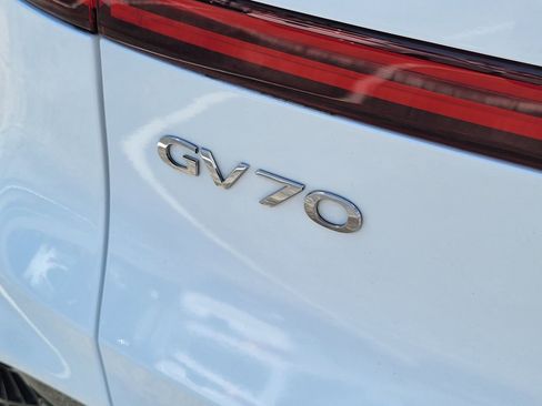 Used 2025 Genesis GV70 2.5T w/ Sport Prestige Package image 7