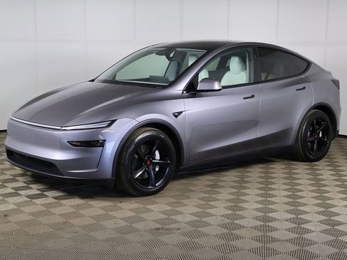 Used 2026 Tesla Model Y Long Range AWD/4WD image 9