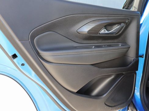 Used 2024 GMC Terrain SLE image 16