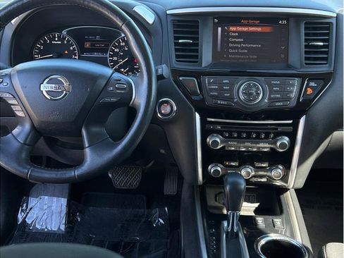 Used 2019 Nissan Pathfinder SV w/ SV Tech Package AWD/4WD image 10