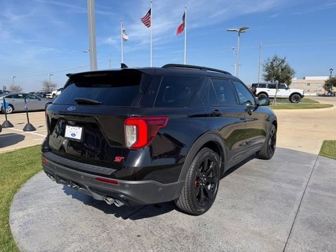Used 2020 Ford Explorer ST w/ ST Street Pack image 5