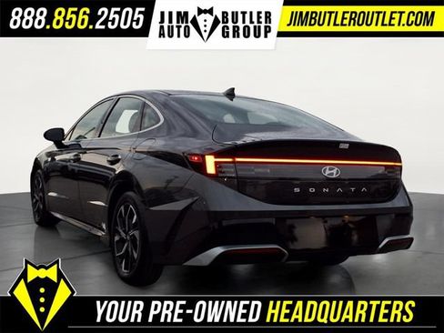 Used 2024 Hyundai Sonata SEL FWD image 2
