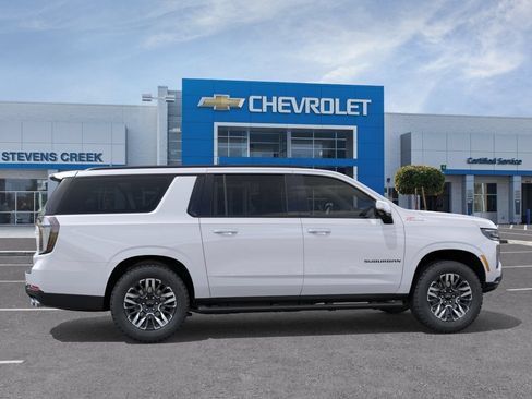 New 2026 Chevrolet Suburban Z71 w/ Comfort Package AWD/4WD image 3