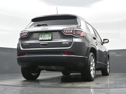Used 2022 Jeep Compass Latitude AWD/4WD image 30