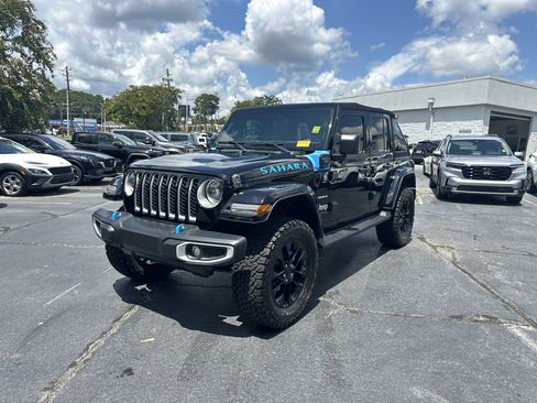Used 2023 Jeep Wrangler Unlimited Sahara AWD/4WD image 5