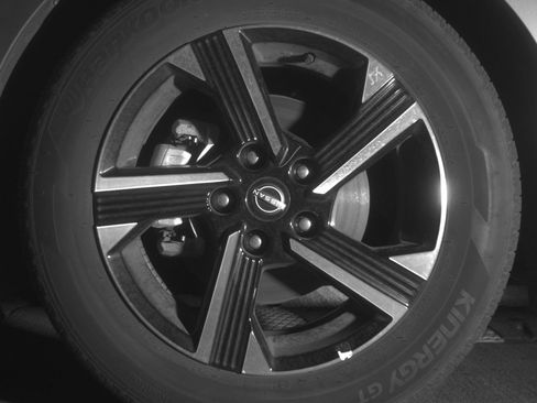 Used 2025 Nissan Sentra SV FWD image 12