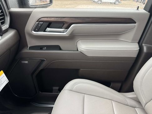 New 2026 GMC Sierra 2500 SLT w/ SLT Premium Package AWD/4WD image 28