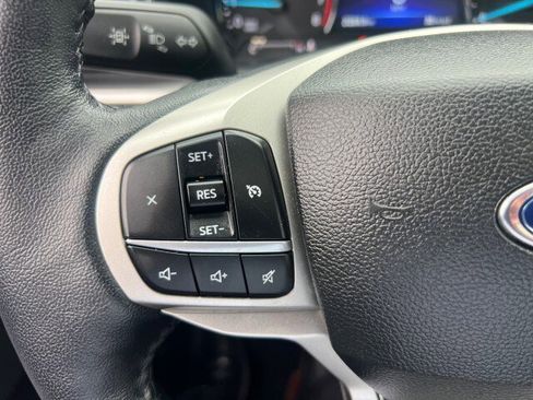 Certified 2022 Ford Explorer XLT w/ Equipment Group 202A image 21