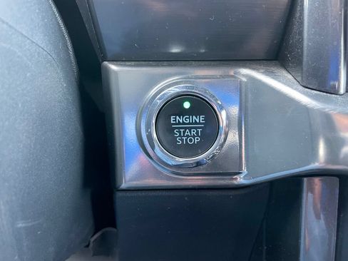 Used 2023 Ford F150 Lariat w/ Equipment Group 502A High AWD/4WD image 45