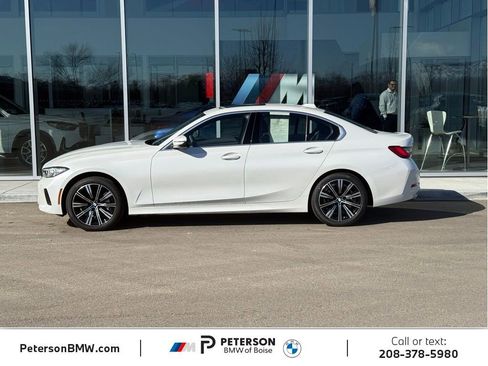 Used 2025 BMW 330i xDrive Sedan w/ Convenience Package AWD/4WD image 2