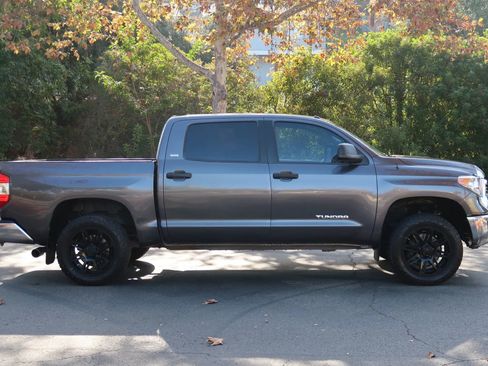 Used 2016 Toyota Tundra SR5 image 7