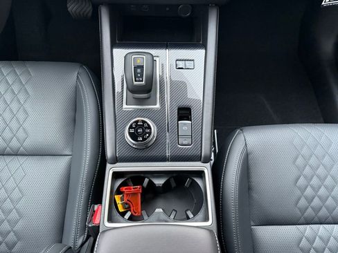 New 2025 Mitsubishi Outlander SEL Black Edition image 17