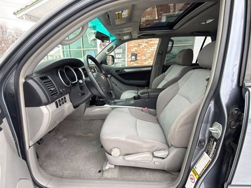 Used 2008 Toyota 4Runner SR5 image 11