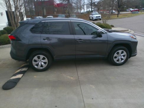 Used 2023 Toyota RAV4 LE image 17