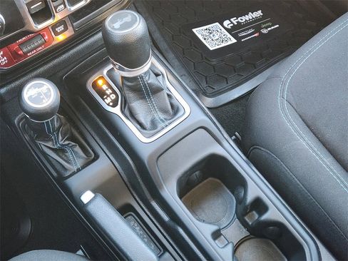 Used 2023 Jeep Wrangler Unlimited Rubicon 4xe image 23