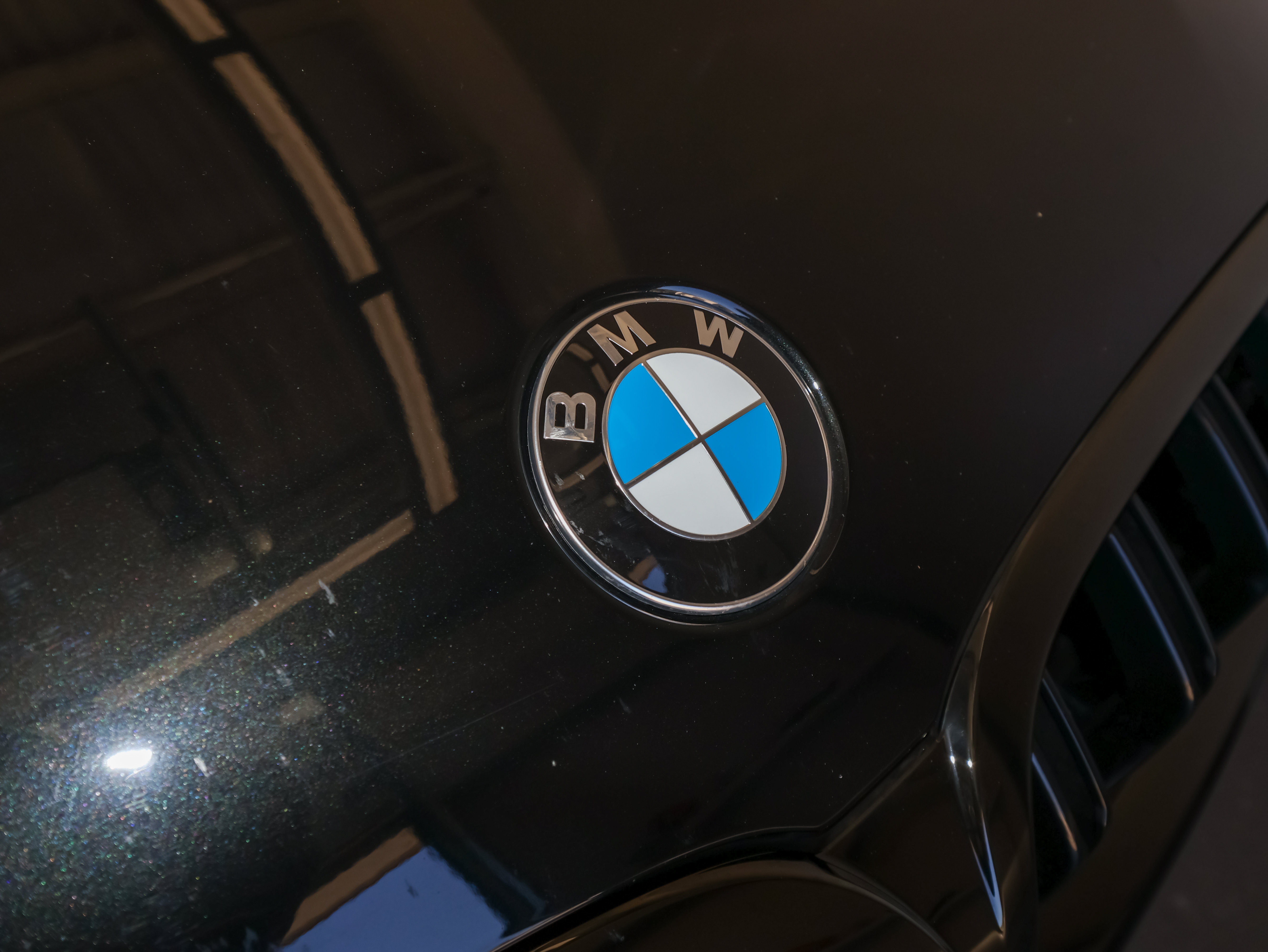 Used 2023 BMW M8 Gran Coupe xDrive Competition w/ M Carbon Exterior Package AWD/4WD image 50