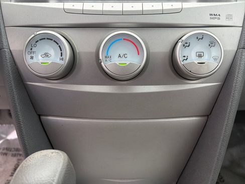 Used 2010 Toyota Camry FWD image 19